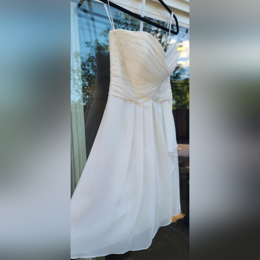 David's Bridal White Crinkle Chiffon Wedding Dress – Size 2 - Picture 6 of 17